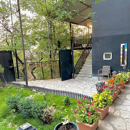 Cosy Studio With Beautiful Garden 예레반 외부 사진
