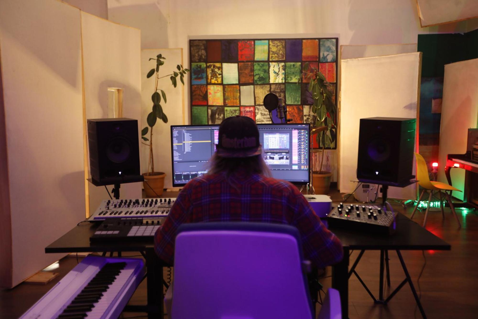 Cosy Studio With Beautiful Garden 예레반 외부 사진
